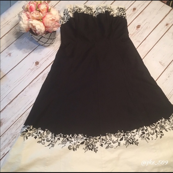 White House Black Market Dresses & Skirts - ♦️3/$15♦️WHBM - Sz 4 Floral Formal Strapless Dress